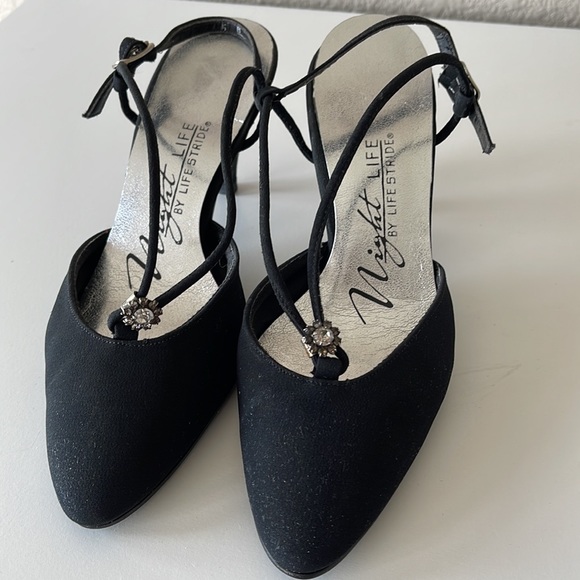 Shoes - Picture 4 of 6